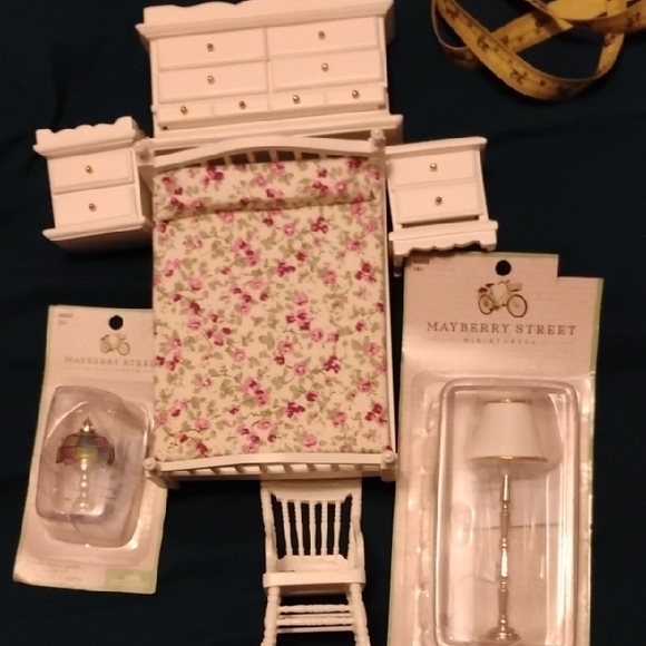 White Dollhouse Furniture Set